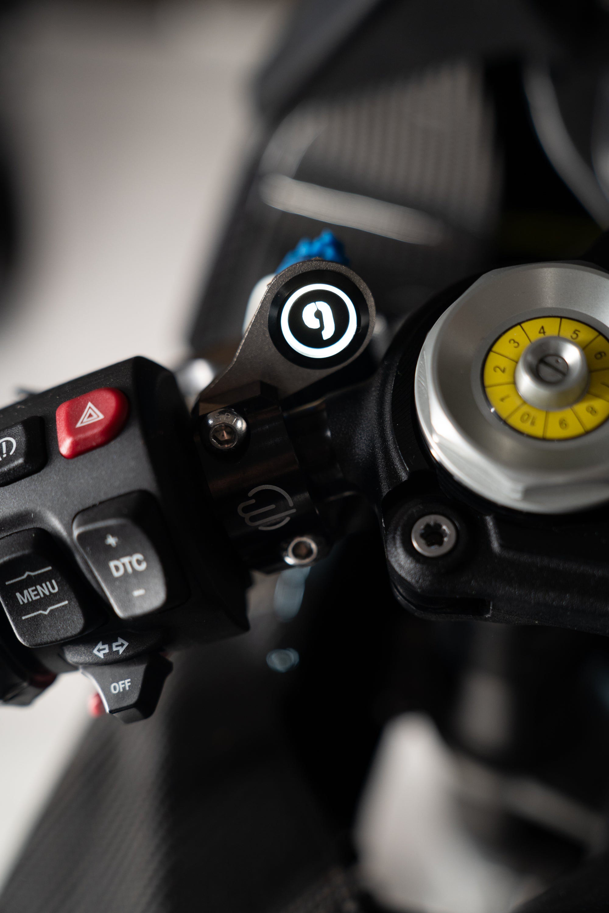 HANDLEBAR SUPPORT