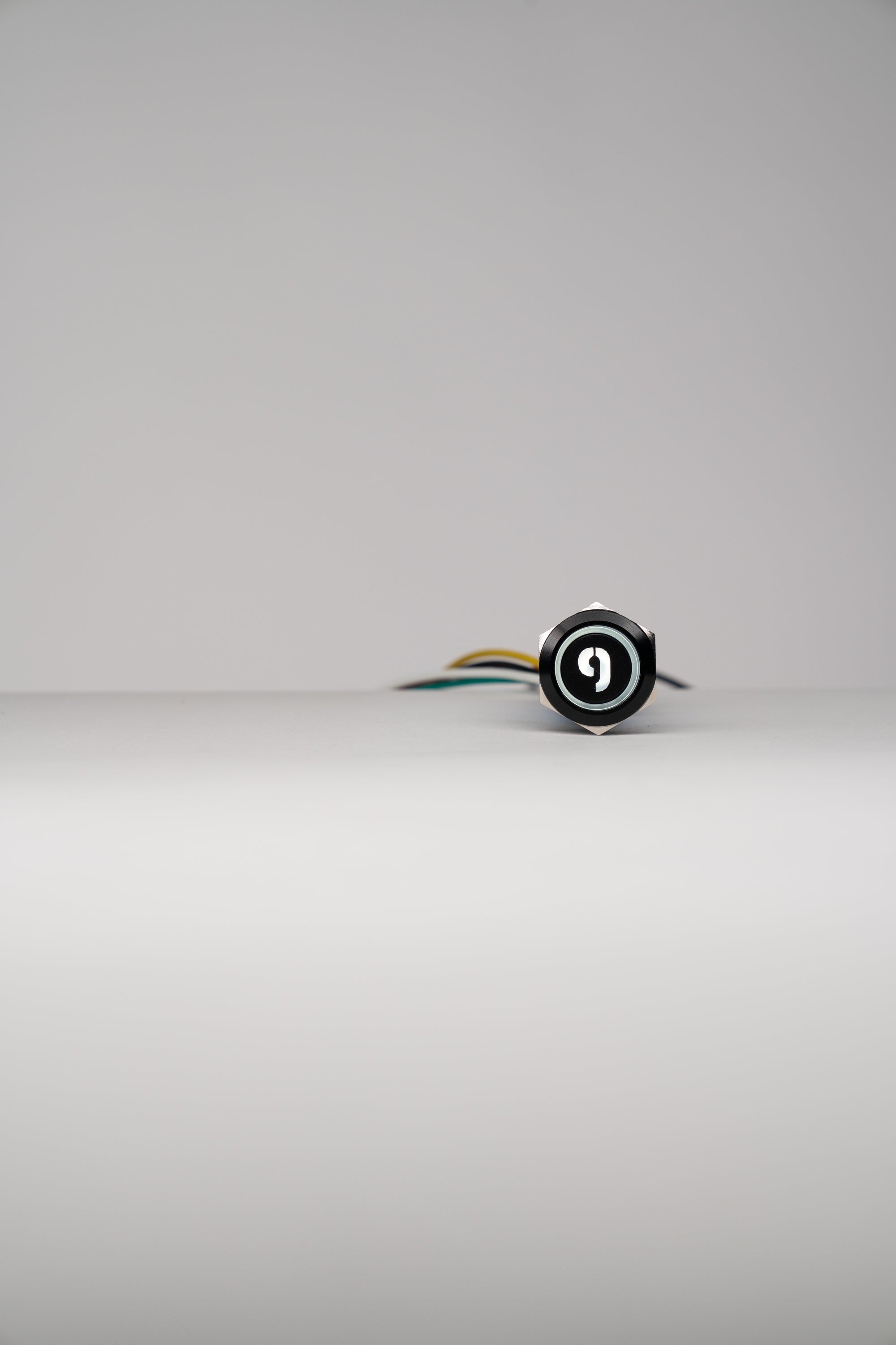 BLACK TITANIUM BUTTON