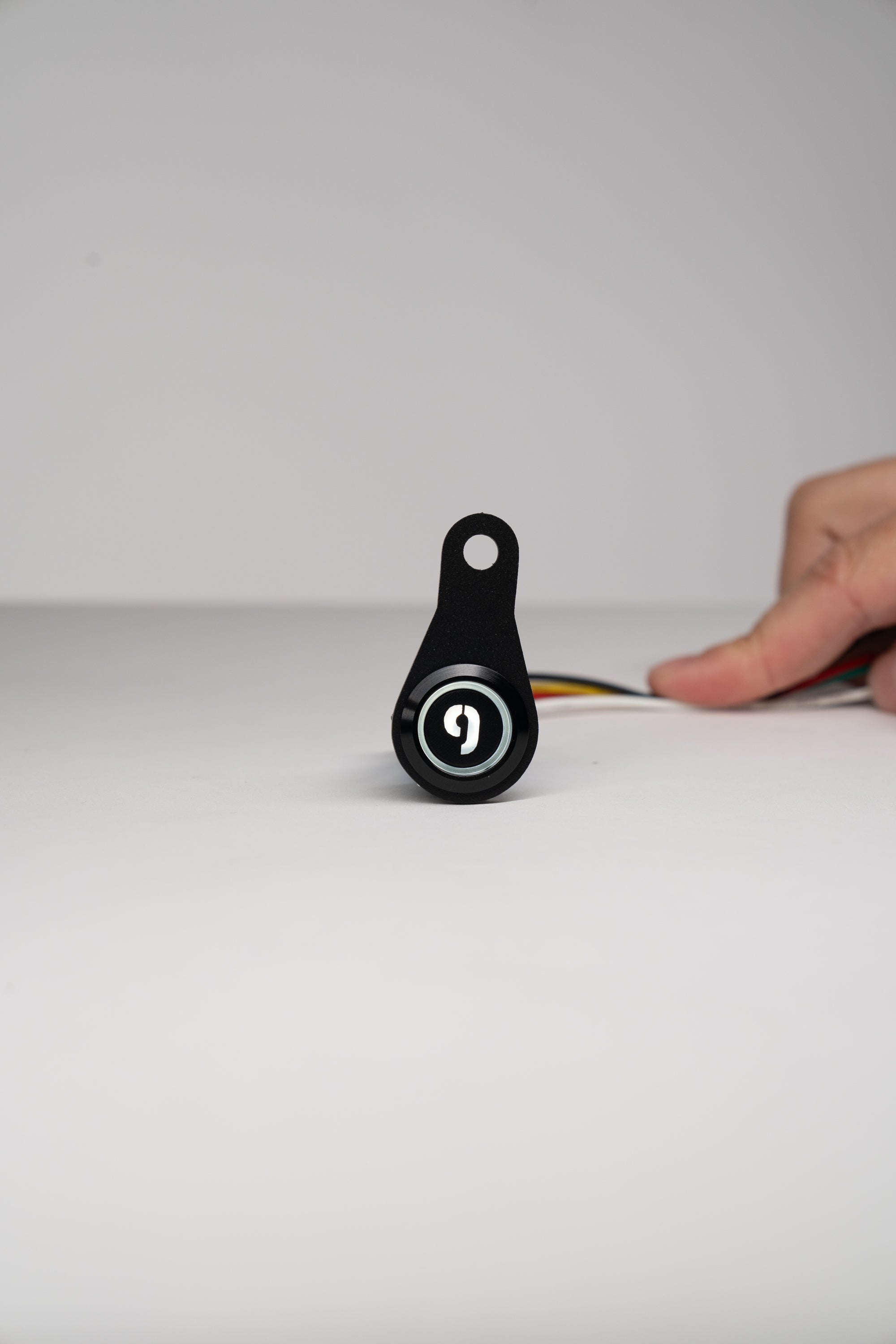 BLACK TITANIUM BUTTON